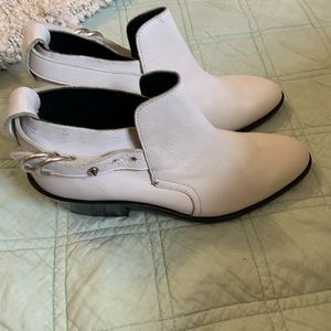 👢Rag & Bone white ankle booties NWT sz 37